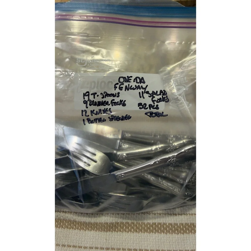 Oneida Fenway‎ Wm A Rogers Stainless Flatware Set 52 Pieces Floral Pattern